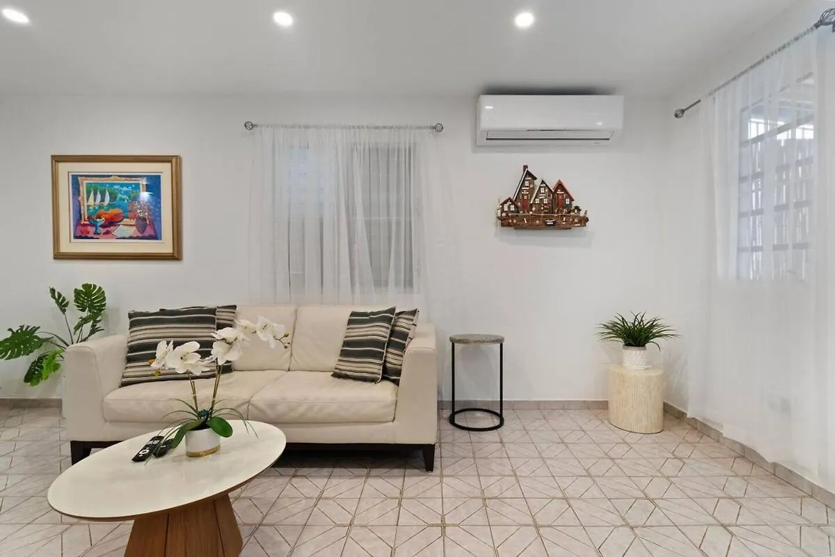 Paceful Home In San Juan Near To The Airport Σπίτι διακοπών
